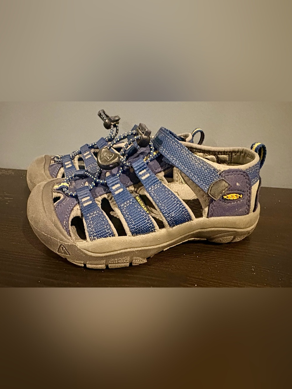 KEEN Boys Size 12 Newport H2 Waterproof Hiking Sport Sneaker Sandals Blue Gray